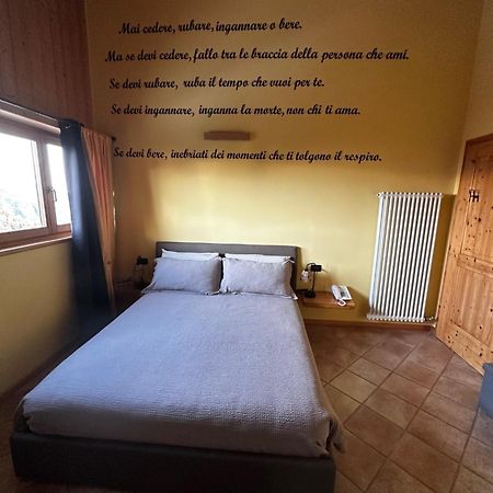 Chalet Chapeau Rar Castel Condino Luaran gambar