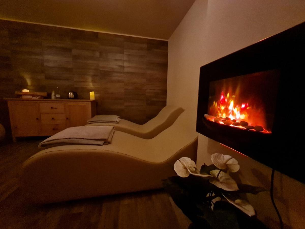 Chalet Chapeau Rar Castel Condino Luaran gambar
