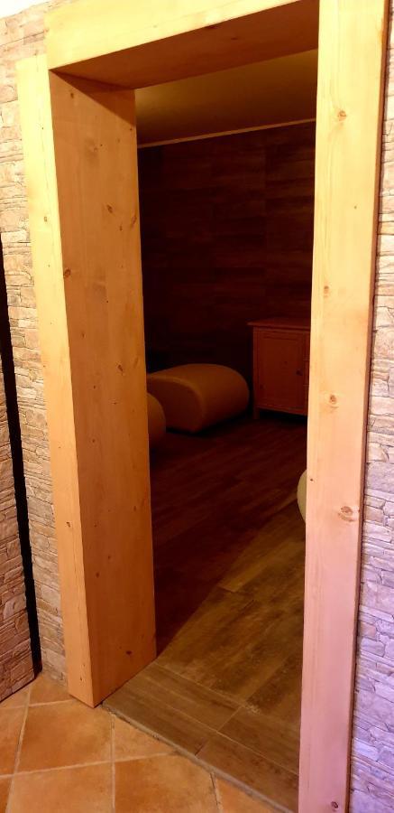 Chalet Chapeau Rar Castel Condino Luaran gambar