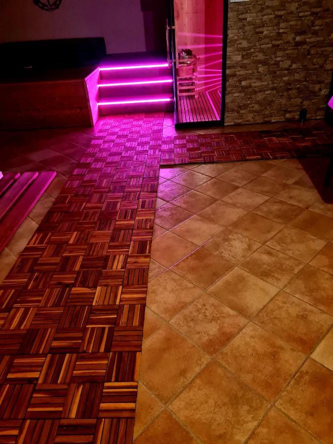 Chalet Chapeau Rar Castel Condino Luaran gambar
