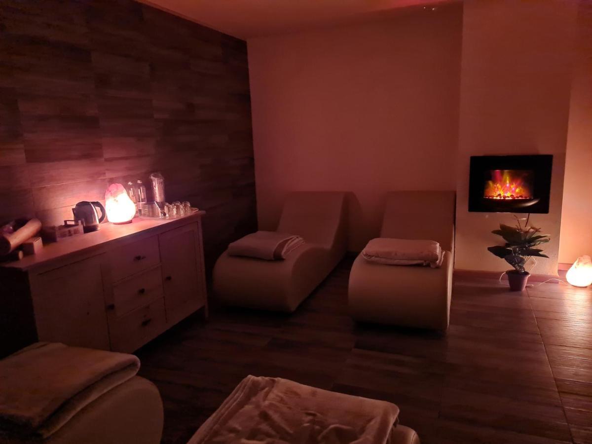 Chalet Chapeau Rar Castel Condino Luaran gambar