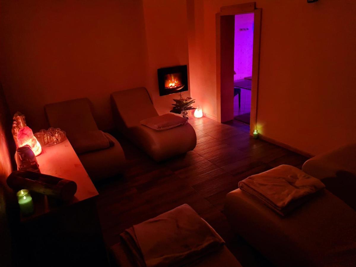 Chalet Chapeau Rar Castel Condino Luaran gambar