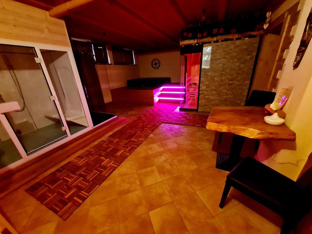 Chalet Chapeau Rar Castel Condino Luaran gambar